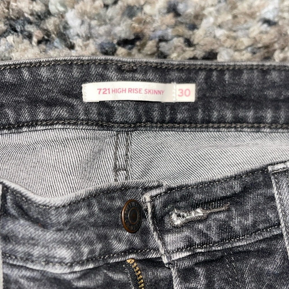Levi’s 721 High Rise Skinny Jeans 30x30